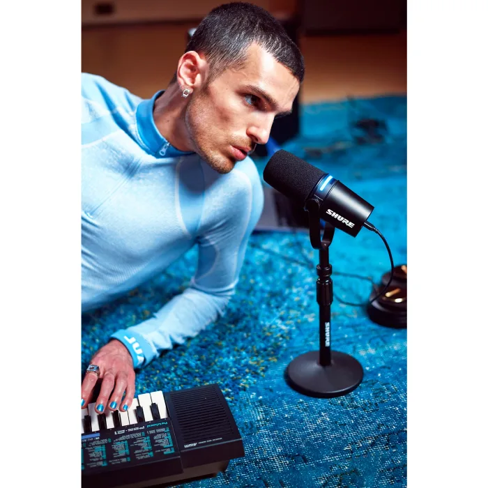 Kit de podcast Shure MV7+ con soporte - Imagen 2